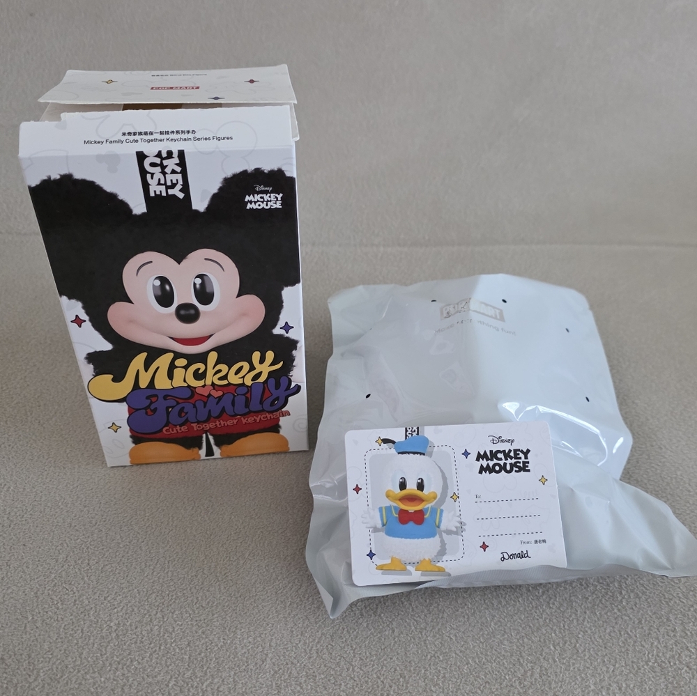 🩵Authentic Pop Mart, Mickey Family Cute Together Keychain Series, Donald